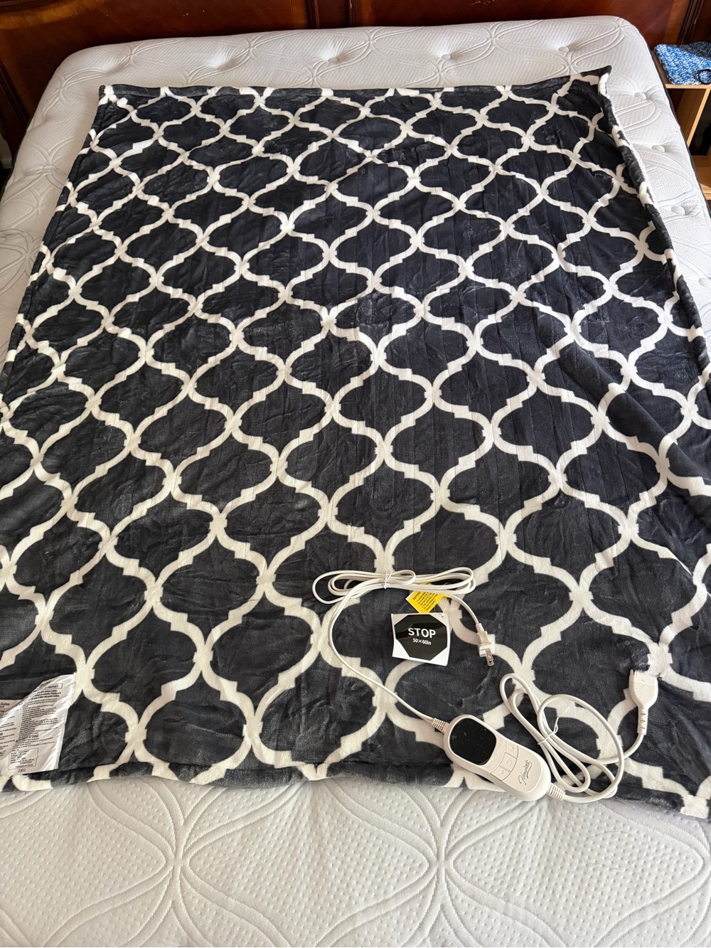 Homemade Gray and White Geometric Electric Heated Blanket 50 X 60 New